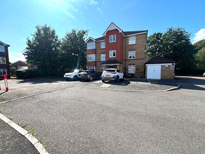 2 Bedroom Flat To Rent In Nursery Gardens, Hounslow, TW4