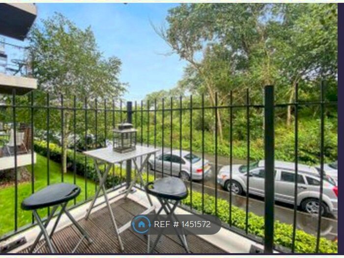 2 Bedroom Flat To Rent In Alcock Crescent, Crayford, DA1