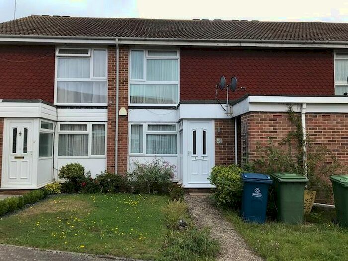 1 Bedroom Maisonette To Rent In Beeton Close, Pinner, HA5