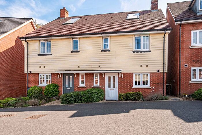 3 Bedroom Semi Detached House For Sale In Dame Kelly Holmes Way, Tonbridge, TN9