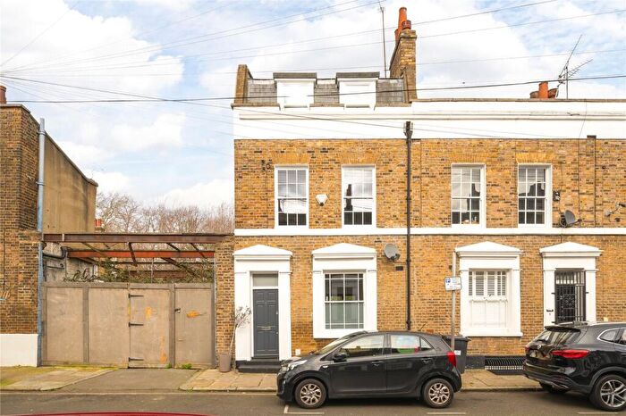 3 Bedroom End Of Terrace House For Sale In Matlock Street, Limehouse, London, E14
