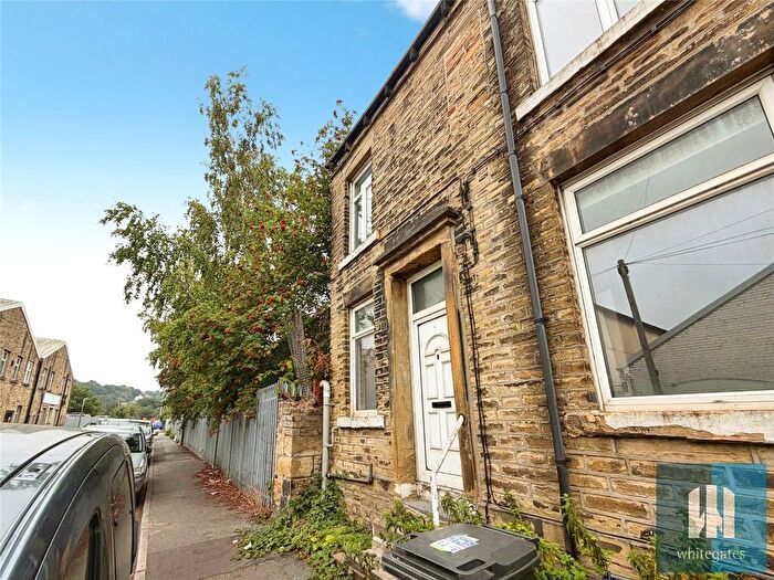 2 Bedroom Terraced House To Rent In George Street, Brighouse, HD6