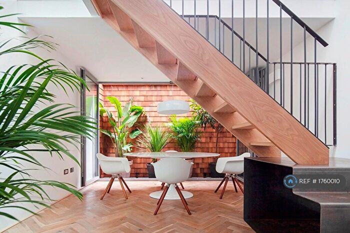 3 Bedroom Detached House To Rent In Forest Road, London, E8