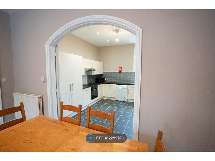 6 Bedroom Semi-Detached House To Rent In Hill Lane, Southampton, SO15