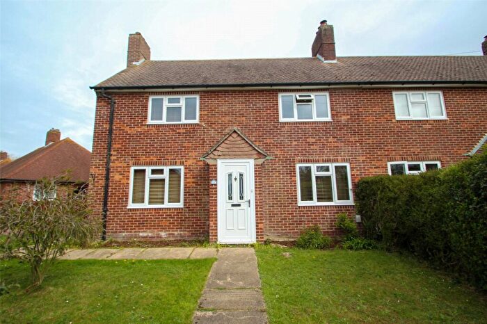 3 Bedroom Semi-Detached House For Sale In Beech Gardens, Hamble, Southampton, Hampshire, SO31