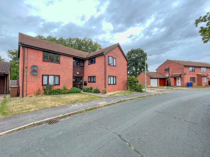 Studio To Rent In Weston Way, Newmarket, Suffolk, CB8