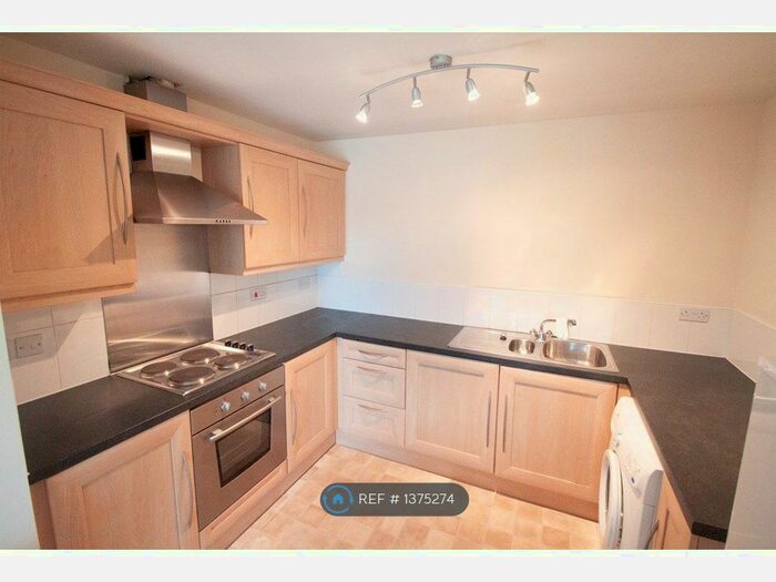 1 Bedroom Flat To Rent In Manor Road, Levenshulme, Manchester, M19