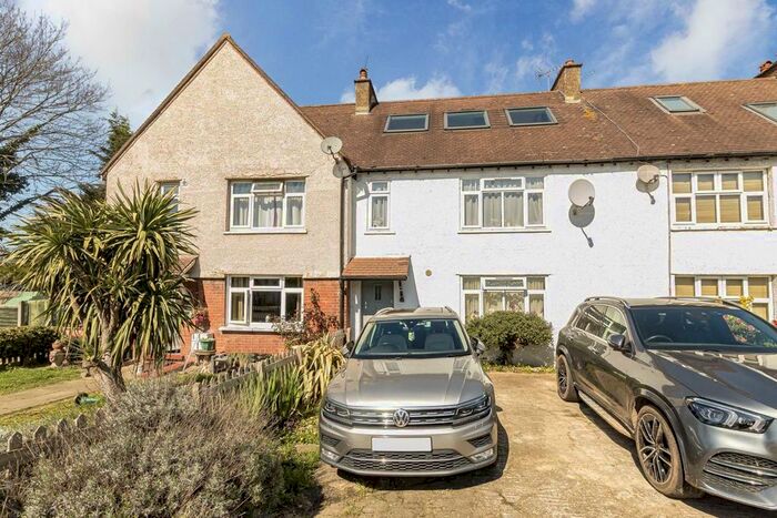 2 Bedroom Flat To Rent In Popes Lane, London, W5