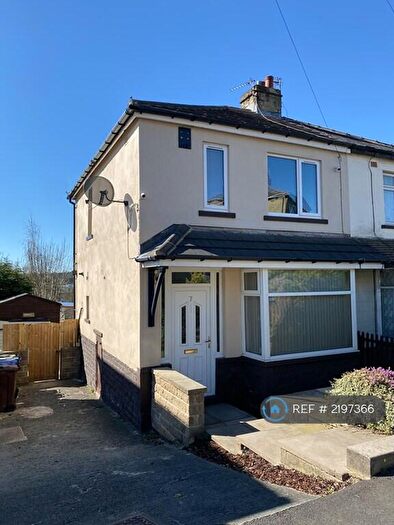 3 Bedroom Semi Detached House To Rent In Thornhill Drive, Shipley, BD18