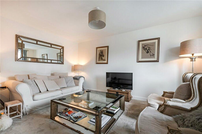 3 Bedroom Semi-Detached House To Rent In Arandora Crescent, Romford, RM6