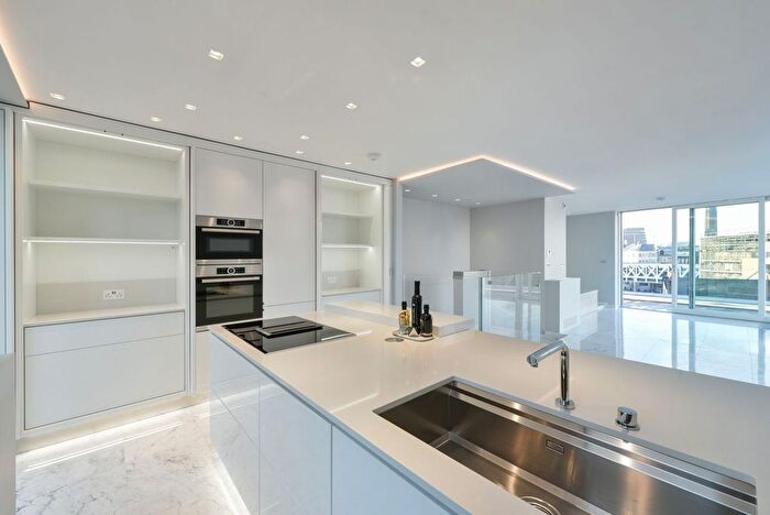 3 Bedroom Property To Rent In Borough High Street, Borough High Street, SE1