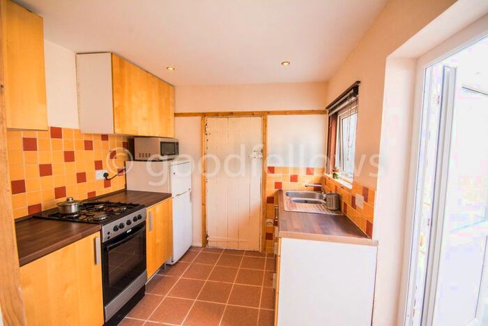 1 Bedroom Flat To Rent In Crown Lane, Morden SM4