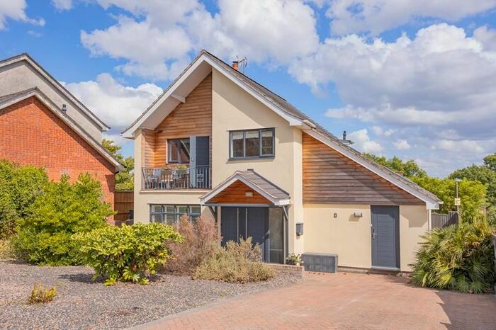 3 Bedroom Detached House For Sale In Chase Road, Malvern, Worcestershire, WR14