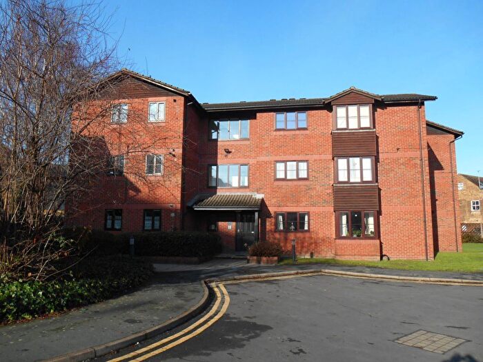 1 Bedroom Flat To Rent In West Street, Watford, WD17