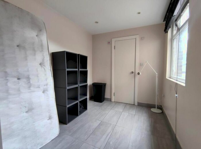 1 Bedroom Studio To Rent In Lee Road, Greenwich, SE3