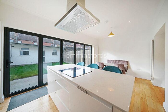 4 Bedroom Terraced House To Rent In Bertram Road, Hendon, NW4