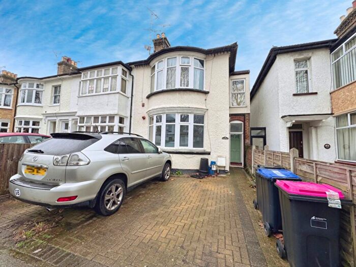 2 Bedroom Flat To Rent In Cambridge Road, Southend-On-Sea, SS1