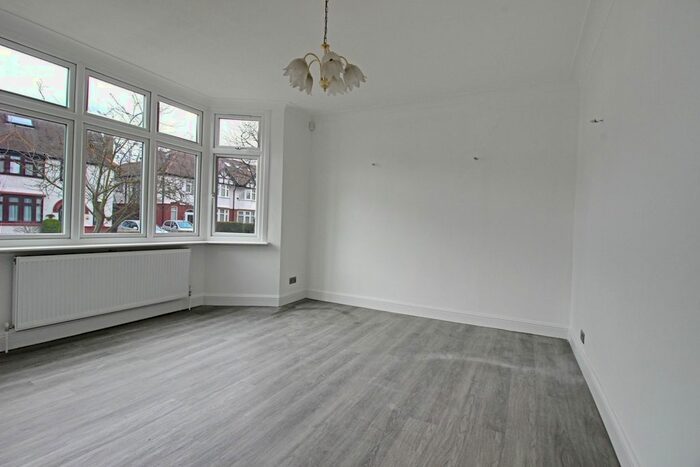 4 Bedroom End Of Terrace House To Rent In Wentworth Park, Finchley, London, N3