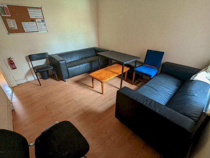 4 Bedroom Terraced House To Rent In Grange Avenue, Reading, Berkshire, RG6