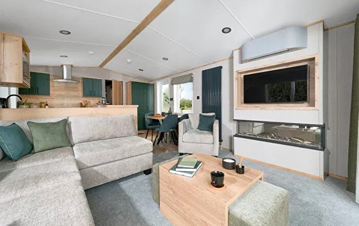 3 Bedroom Park Home For Sale In Horsey, Great Yarmouth, NR29