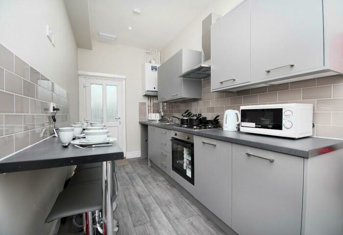 4 Bedroom Terraced House To Rent In Berry Street, Burnley, Lancashire, BB11