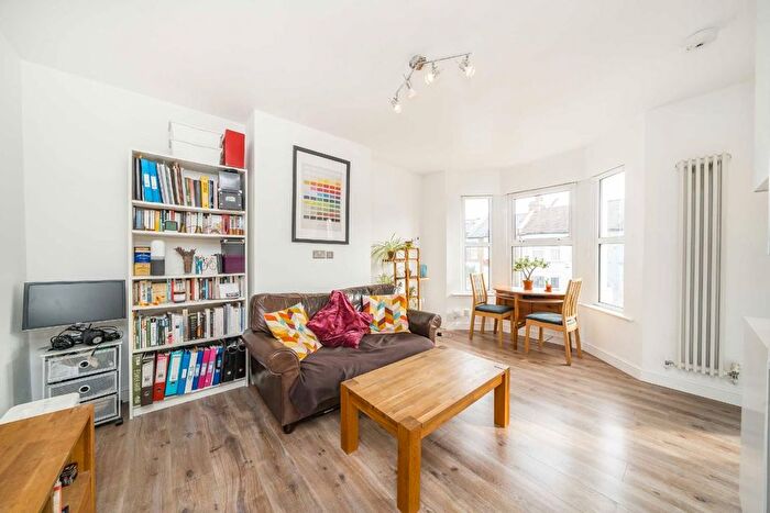 1 Bedroom Flat To Rent In Harringay Road, London, N15