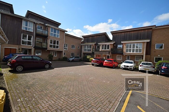 2 Bedroom Flat To Rent In |Ref: |, The Guard Apartments, Regents Park Road, Southampton, SO15