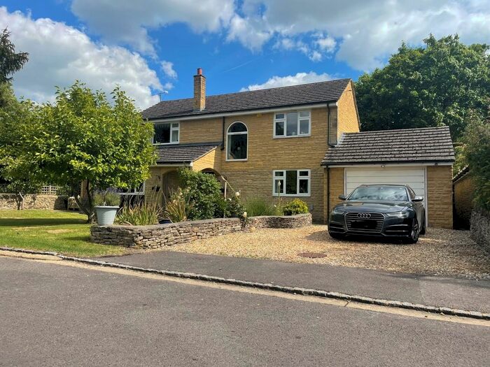 4 Bedroom Detached House For Sale In Bourton Close, Clanfield, Bampton, Oxfordshire, OX18