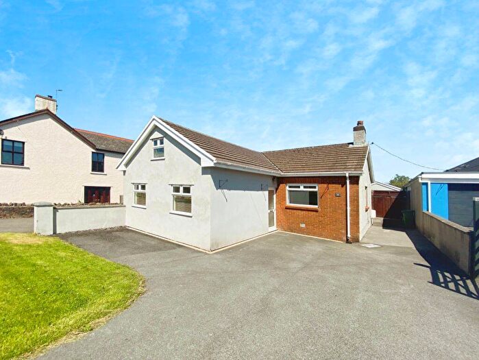 4 Bedroom Bungalow To Rent In Pen Yr Heol, Pen Y Fai, Bridgend, CF31