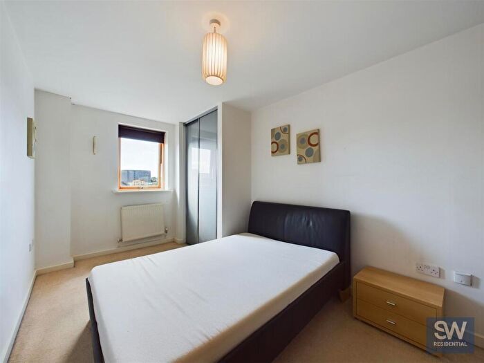 2 Bedroom Apartment To Rent In Balmoral Place, Brewery Wharf, LS10