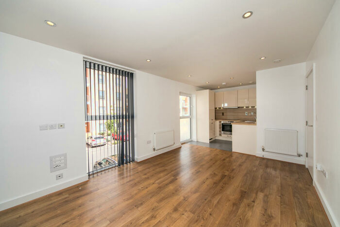 1 Bedroom Apartment To Rent In Kennet Island, Reading, RG2