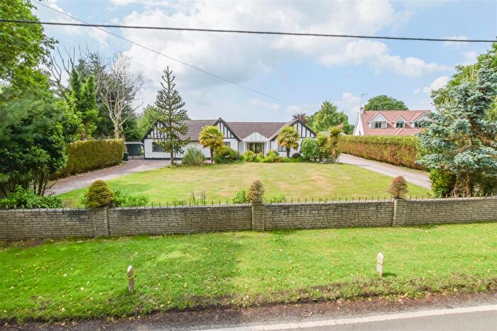 4 Bedroom Detached House For Sale In Dunstan Lane, Burton, Neston, CH64