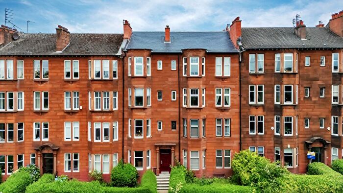 2 Bedroom Flat For Sale In Crow Road, Broomhill, G11