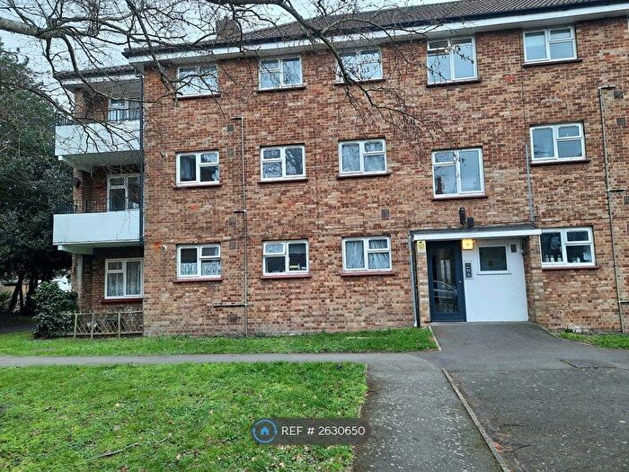 2 Bedroom Flat To Rent In St. Hilary House, London, SE2