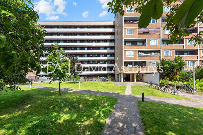 4 Bedroom Flat To Rent In Priory Green, Islington, London, N1