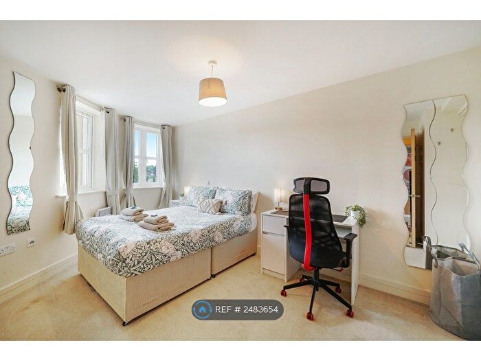 1 Bedroom Flat To Rent In Peaberry Court, London, NW4