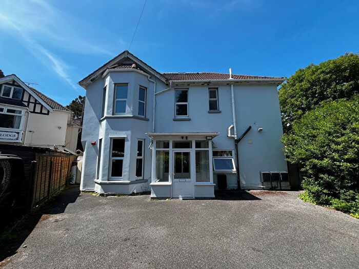 2 Bedroom Flat To Rent In Rushton Crescent, Bournemouth, BH3
