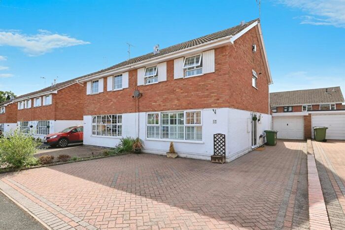 3 Bedroom Semi-Detached House For Sale In Silver Birch Drive, Kidderminster, DY10