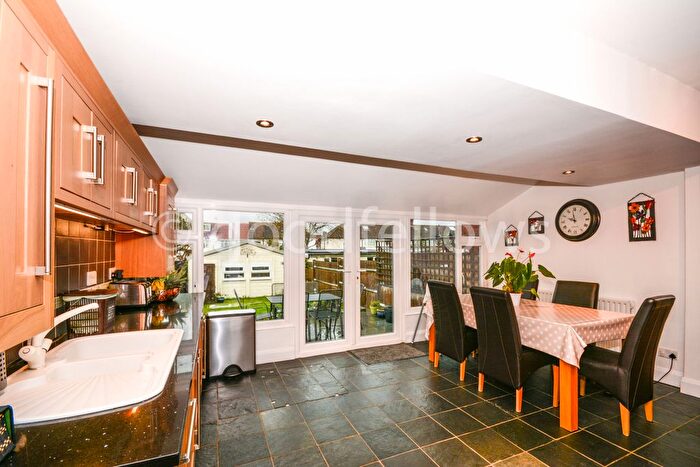 4 Bedroom Detached House To Rent In Dudley Drive, Morden, Surrey, SM4