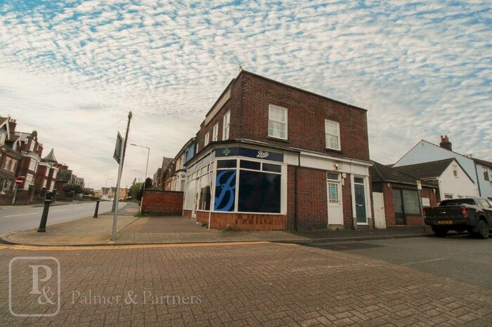 2 Bedroom Maisonette To Rent In Military Road, Colchester, Essex, CO1