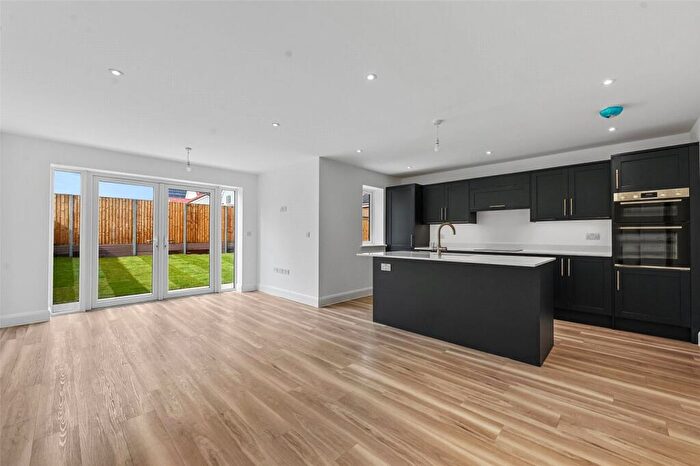 3 Bedroom Detached House To Rent In Windermere Way, Rettendon Common, Chelmsford, Essex, CM3