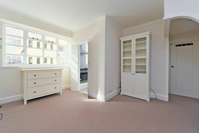 Studio To Rent In Sloane Avenue, Sloane Square, London, SW3