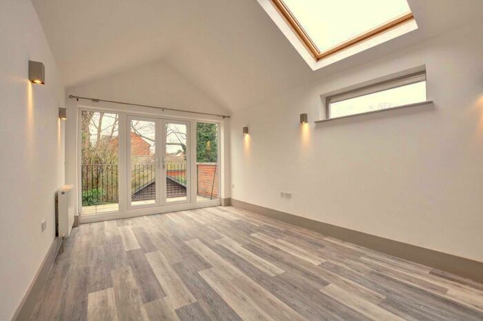 1 Bedroom Flat To Rent In High Street, Marlow SL7