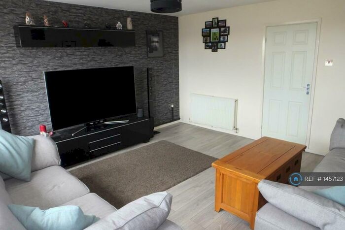 3 Bedroom Maisonette To Rent In Charnock Dale Road, Sheffield, S12
