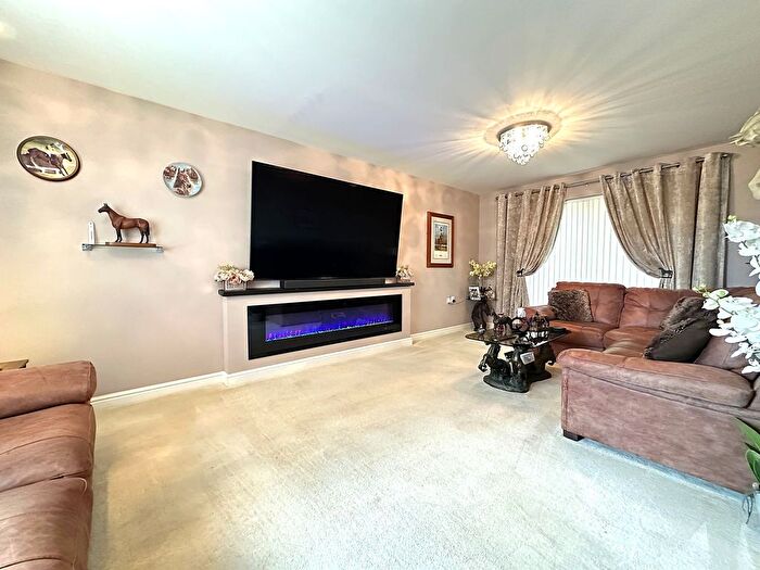 3 Bedroom Detached House For Sale In Howgate Drive, Eastfield, YO11