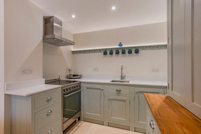 2 Bedroom Flat To Rent In Sion Road, Bath, BA1