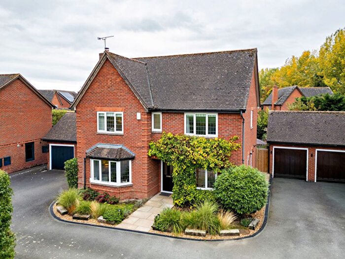 4 Bedroom Detached House For Sale In Kenning Close, Long Itchington, CV47