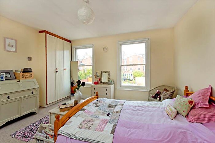 2 Bedroom Maisonette To Rent In Mill Lane, West Hampstead, London, NW6