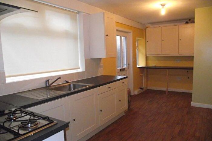 2 Bedroom Flat To Rent In Cambridge Road, St. Helens, WA10