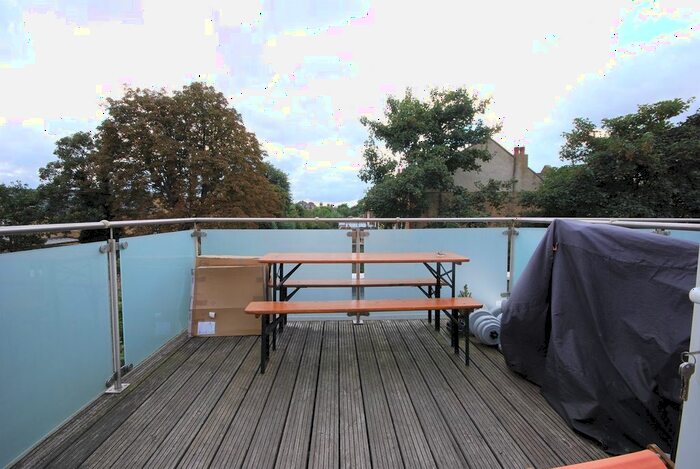 2 Bedroom Flat To Rent In Trinity Road, Tooting Bec, SW17